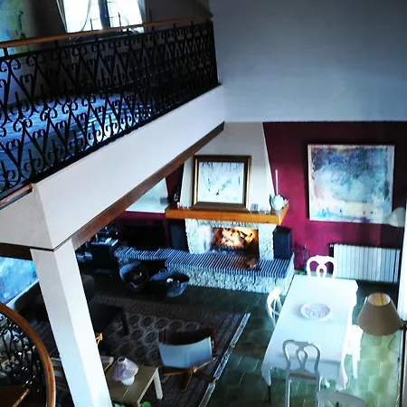 Casa Del Artista לינה וארוחת בוקר