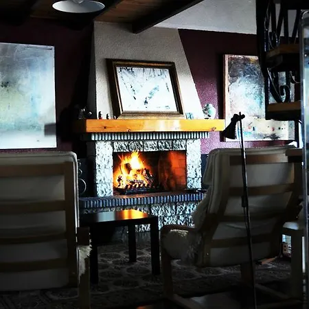 לינה וארוחת בוקר Casa Del Artista אלצ'ה