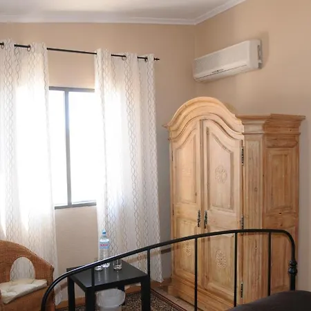 לינה וארוחת בוקר Casa Del Artista אלצ'ה