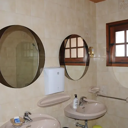 Casa Del Artista לינה וארוחת בוקר